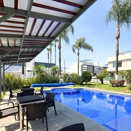 Casa Bon Ubicada En Nueva Galicia Residencial, Es Una Propiedad Completa Al Sur De La Ciudad Que Te Ofrece Modernidad, Espacio, Tranquilidad, Cuenta Con 4 Recamaras 3 Banos Completos Y 2 Cajones De Estacionamiento Privados